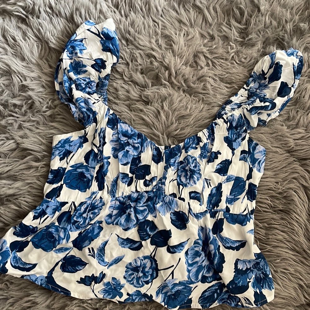 Abercrombie and Fitch blue and white top